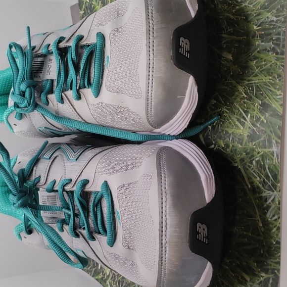 Woman New Balance 1540v2 Shoes - Picture 7 of 10